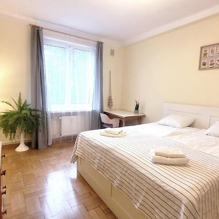 Happy Life - Apartment Next To Metro Station Варшава Екстер'єр фото