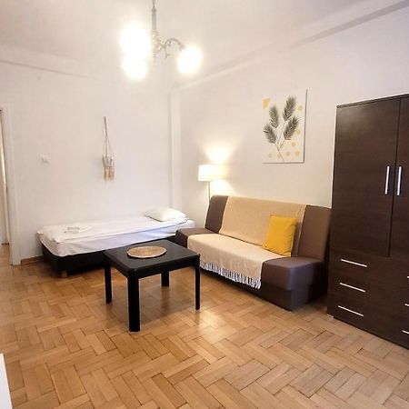 Happy Life - Apartment Next To Metro Station Варшава Екстер'єр фото