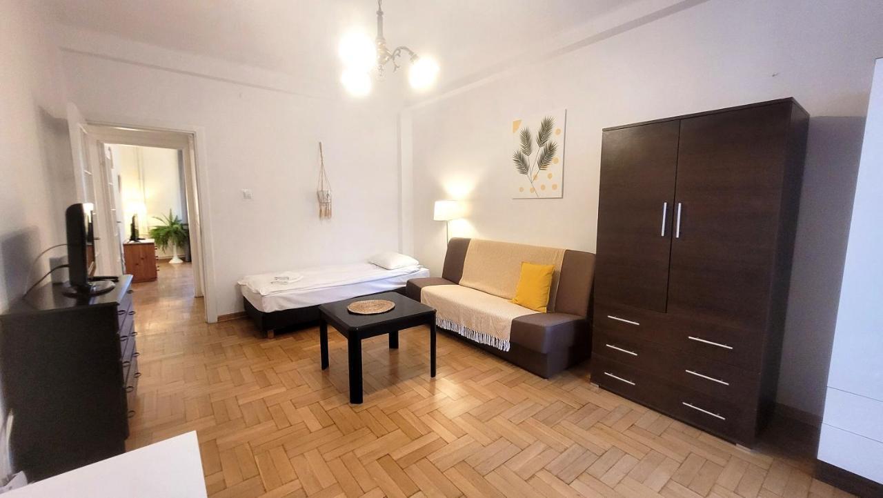 Happy Life - Apartment Next To Metro Station Варшава Екстер'єр фото